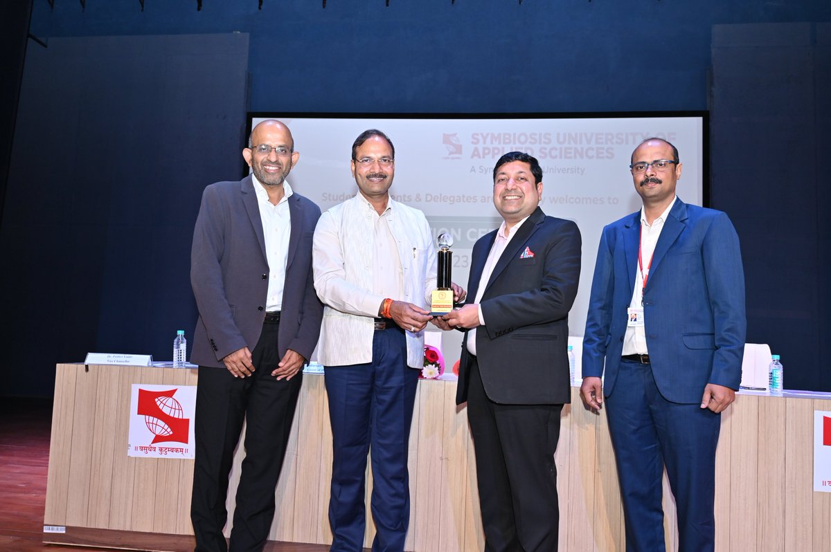 SUAS_Indore's tweet photo. Here's a glimpse of the  Induction Program for Batch 2023-24! The Chief Guest Mr. Pankaj Diwan, Founder &amp; CEO Idealabs Futuretech while our esteemed Guests of Honour, Mr. Sudarsan Thygarjan, Founder &amp; CEO Daksh Consulting &amp; Tech, Ventures LLP enlightened the students https://t.co/oWy62hBbO3