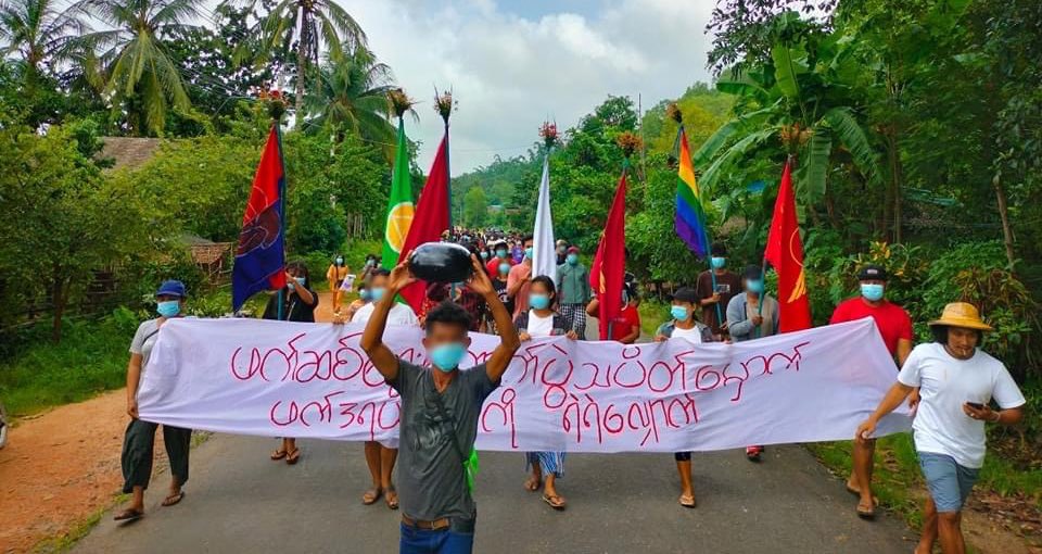 NantEiThandar's tweet photo. Led by Democracy Movement Strike Committee-Dawei , Student Union, LGBT Community &amp; residents from #LaungLone Twp, #Dawei , marched and protested to uproot the #MilitaryDictatorship on Aug1.  #HelpMyanmarIDPs #2023Aug2Coup #WhatsHappeningInMyanmar https://t.co/BJjnwgAHJP