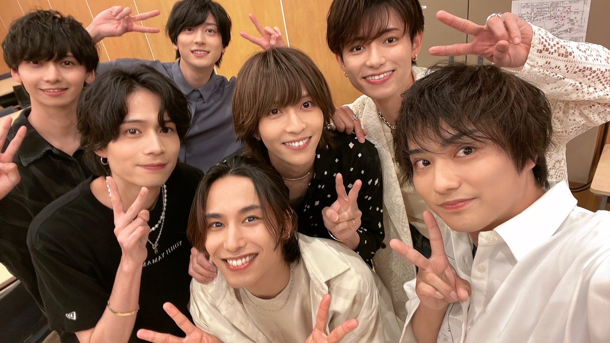 YUTA_KISHIMOTO's tweet photo. 『あんさんぶるスターズ！THE STAGE』-Witness of Miracle-BD/DVDリリースイベントでした！

雷や大雨でお足元が悪い中、ご来場いただきありがとうございました。

公演を振り返りながら
懐かしくも楽しい時間を過ごさせていただきました😌

是非、映像でも楽しんでくださいね♪

#あんステ https://t.co/RDfS0B8Ntt