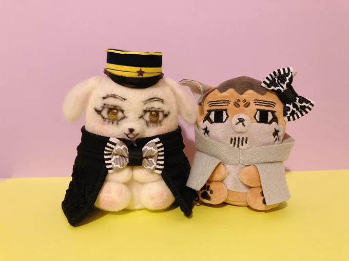 りんごさん のプレゼント企画のが届きました  サイズやデザインetc…じっくり打ち合わしてくださって超お気に入りなふぉぜ用が完成しましたふぉぜ尾とふぉぜ作さん、リンクコーデです～ おめかし感あってとても素敵です 大切にします
