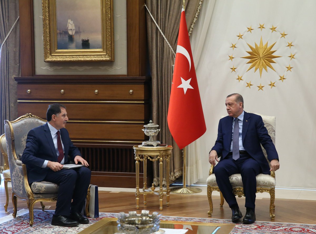 Türkiye Kamu Başdenetçisi (Ombudsman) ve
İslam İşbirliği Teşkilatı Ombudsmanlar Birliği (İİTOB) Yönetim Kurulu Başkanı ve CB eski başdanışmanı SN. <a href="/AvSerefMalkoc/">Şeref Malkoç</a> Beyden atanmayan öğretmenlerimiz için istirham ettiğim randevuyu <a href="/hsyk35/">Hüseyin Kocabıyık</a> nın katkısı ile bugün 4'de verdi.