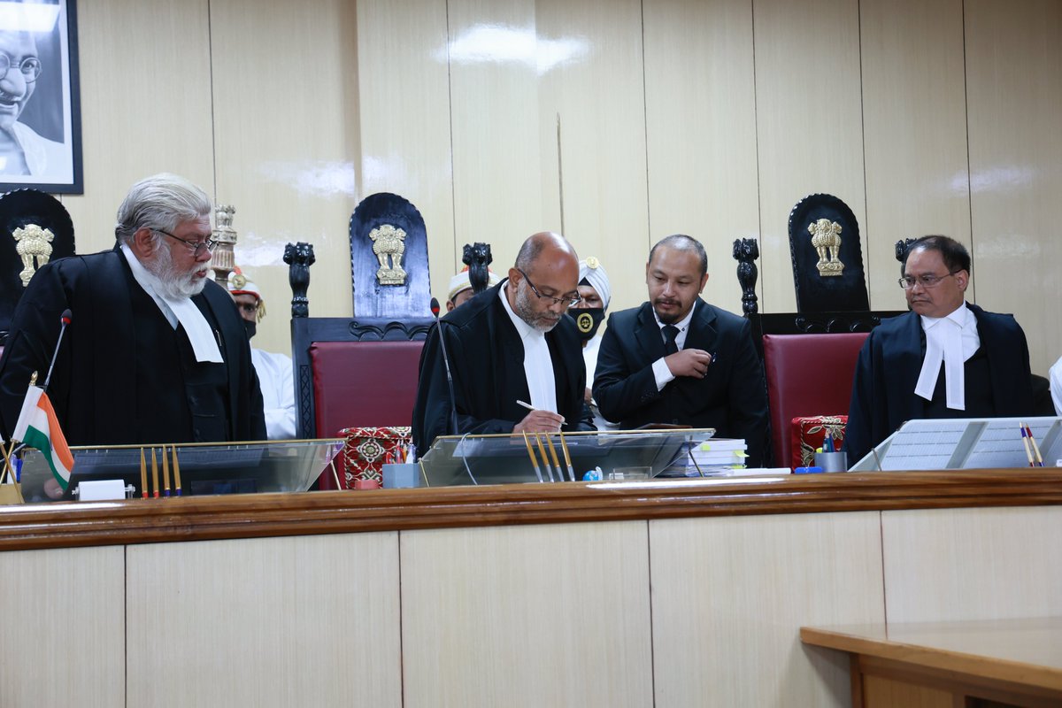MeghalayaGov's tweet photo. Hon'ble Mr. Justice Biswadeep Bhattacharjee today #Administered the oath of office of the Additional Judge of the High Court of Meghalaya by Hon’ble Mr. Justice Sanjib Banerjee, Chief Justice of the High Court of Meghalaya @DiprMeghalaya (https://t.co/dJkDPFDijv) https://t.co/xf7Jq0z92G