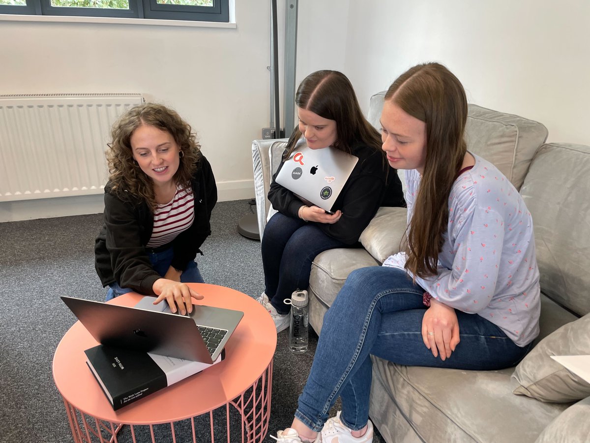 This week Lizzie joins us on work experience to get a taste of what it's like to work in a branding agency. 🤗

We hope you have a great week here at Supremo HQ!

#designstudio #workexperience #branding