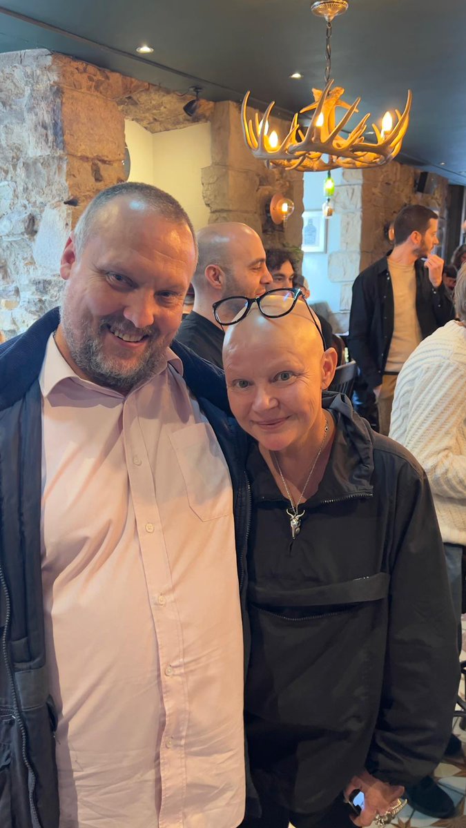 johnnoblobby's tweet photo. @jonospurs @Gailporter Thanks for that made my mate @communemsensum very happy https://t.co/dUjcNko00N