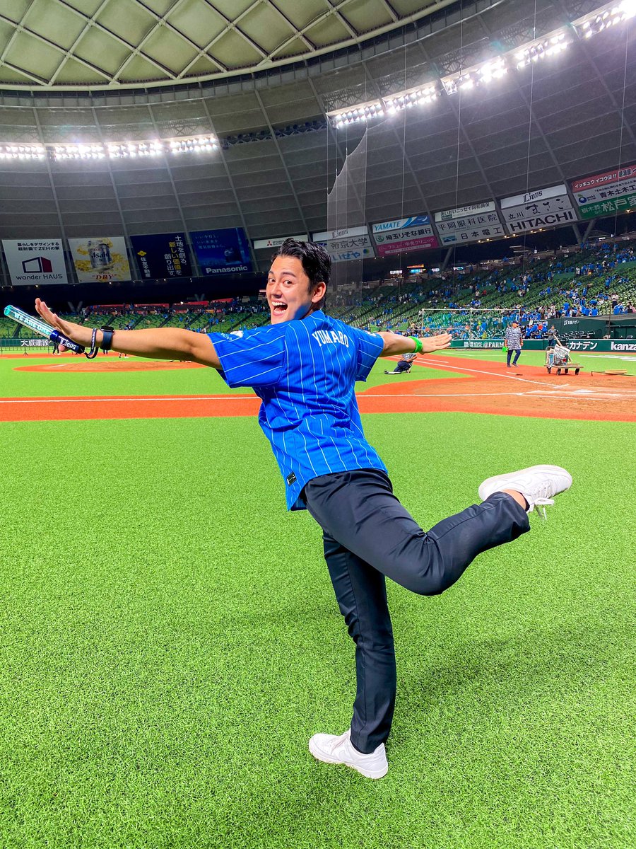 yumarow's tweet photo. ライオンズフェスティバルズ2023！
初戦れおほー！🦁
最高のスタート！まさに、マーーベラス！🕺🕺
気分は飛行機に乗って蒼空を飛んでいるよう！✈️
この勢いで勝ち続けましょぉ〜！👏👏#seibulions #埼玉西武ライオンズ https://t.co/f9tDADoFyL