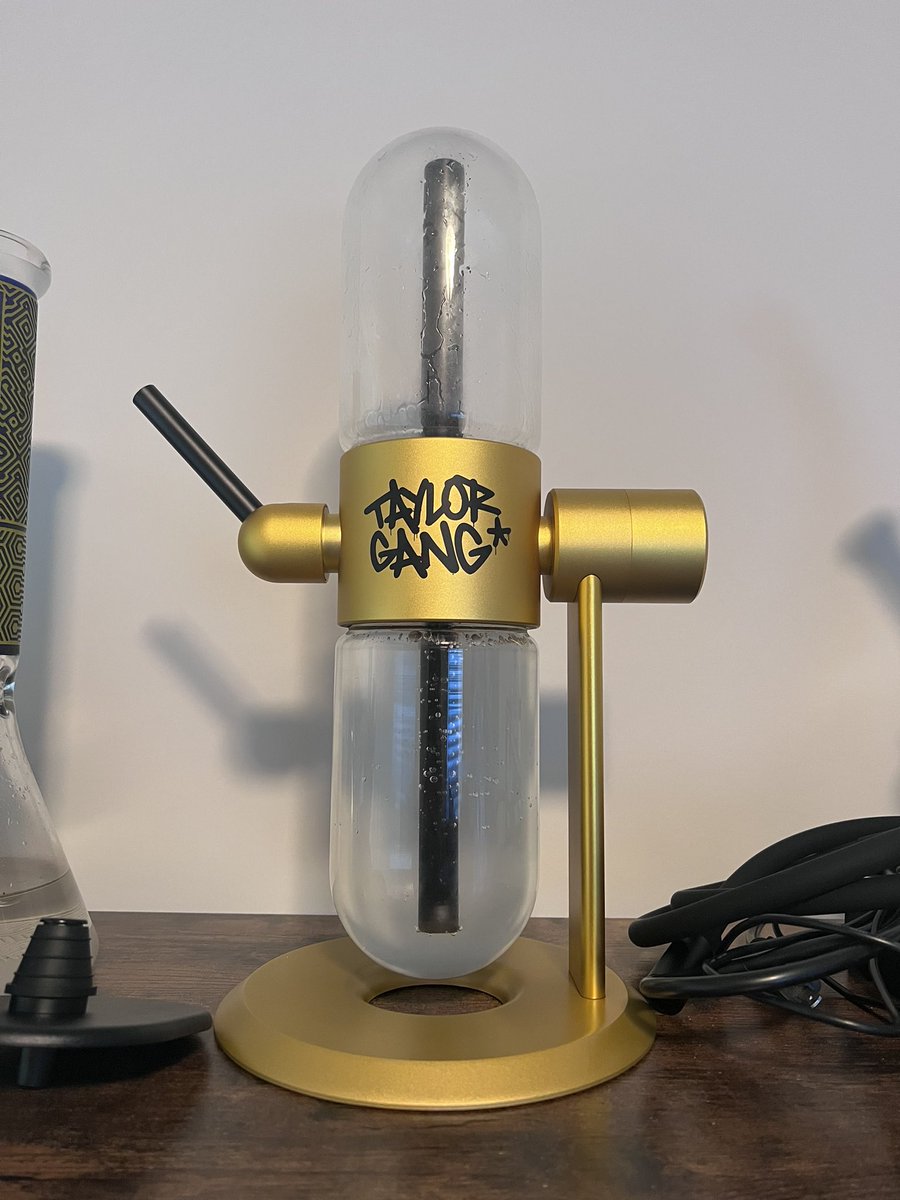 highmindai's tweet photo. Had a blast last night unboxing this bad boy and using it, this thing is a #gamechanger did #dabs and flower rips out of it last night on stream.  #cannabis #thc #420life #stundenglass #gravitybong https://t.co/ICwmqBfQfI