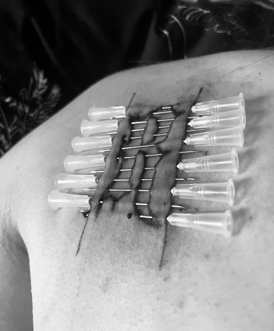 Do you like needle play? Can&rsquo;t wait to write my entire name on someone&rsquo;s back 😈 https://t.co/vwTs3UW<a href="/tag/clip"class="tags"><span>#clip</span></a>