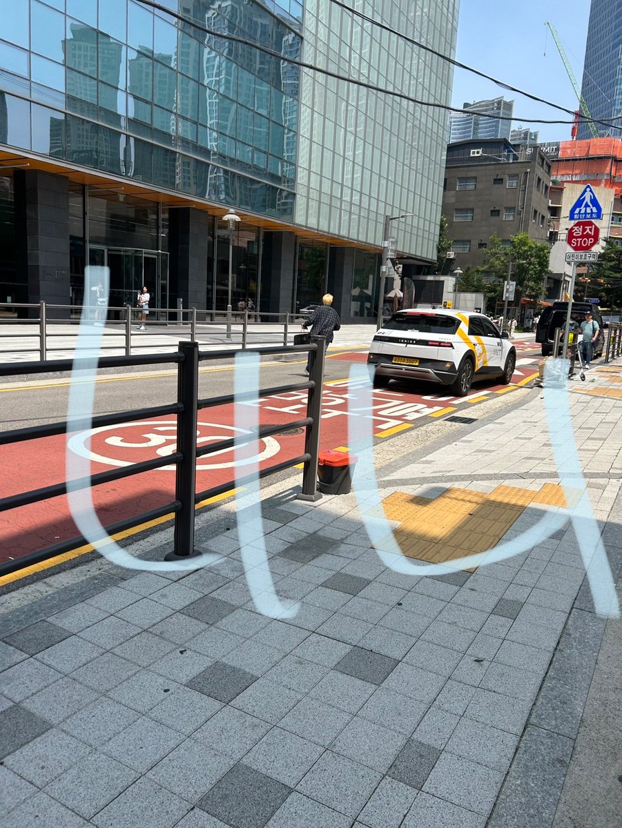 TXT_hai's tweet photo. 헐  성당갓다오느라 지각한 카이카말휴닝미카엘 https://t.co/6kpcIYtsh0