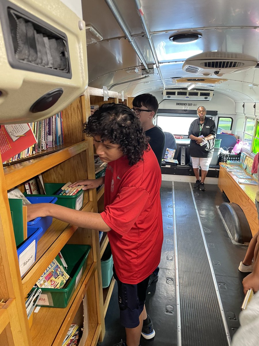hartyhartteach's tweet photo. What a gift it is to be able to choose books from the #UCPSBookBus and get to keep and add to our own personal libraries!!! Thank you so much!
@chrisscloset
@RockRestESNC
#TeamUCPS
#EmpowerED
#BeTheBest
#NCSummer2Excel https://t.co/cWzL79MGlb