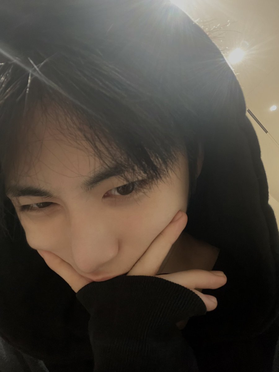 BOYNEXTDOOR_twt's tweet photo. 여러분 보고시퍼요 🖤

#BOYNEXTDOOR #TAESAN #태산 https://t.co/HjnCfcKPs0