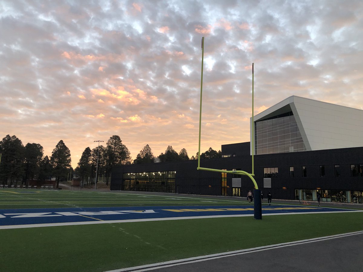 Coach_Hoff_'s tweet photo. Good Morning 2️⃣0️⃣2️⃣5️⃣s
It’s that ⏰📲
#RaiseTheFlag 💙🤍💛
#CHOP🪓 https://t.co/pfXLtjKe48