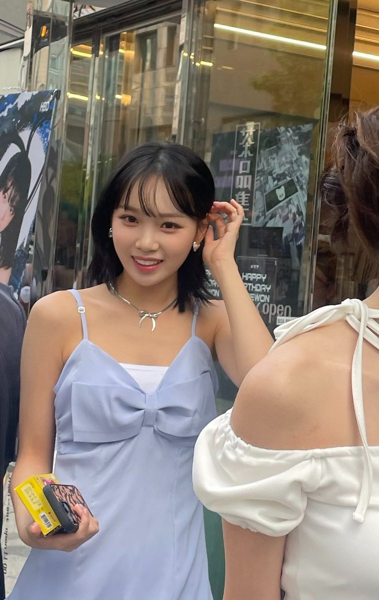 hourchaewon's tweet photo. CHAEWON MARRY ME https://t.co/sVmkUnBFmc