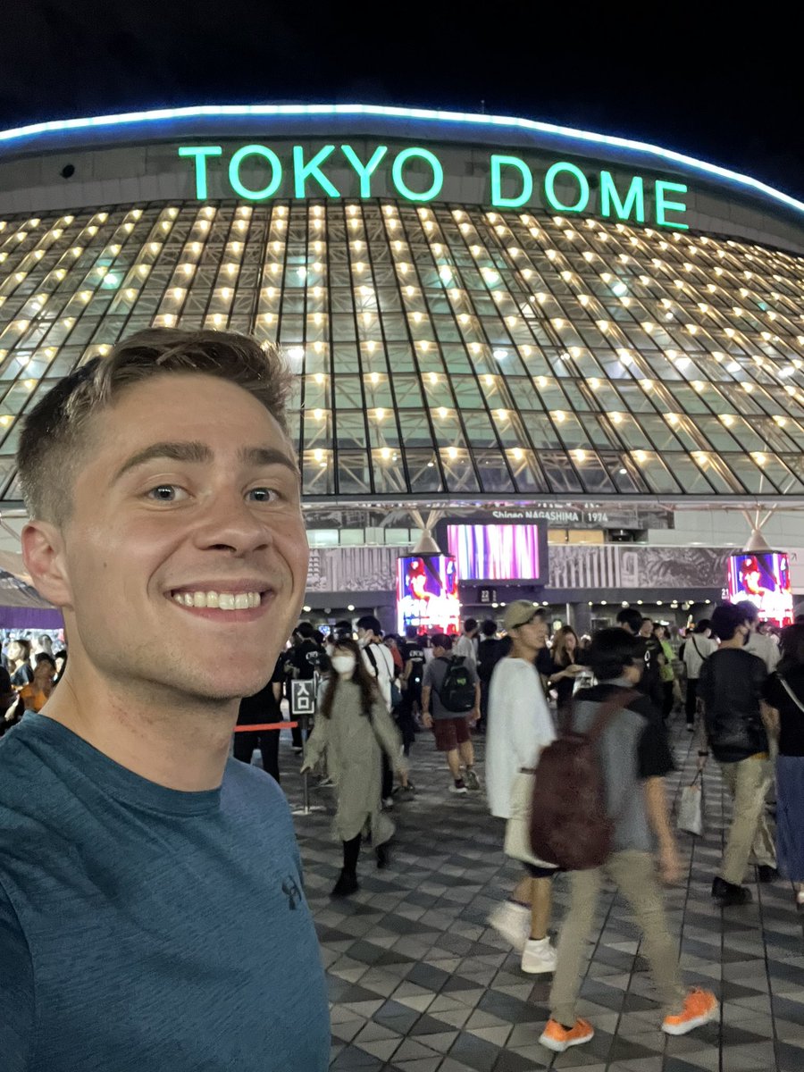 Asaus2323's tweet photo. The only thing missing from one of the most incredible sporting experiences of my life, was the offense! 

@TokyoGiants #TokyoSwallows #NPLBaseball https://t.co/fgb8r0BDMS