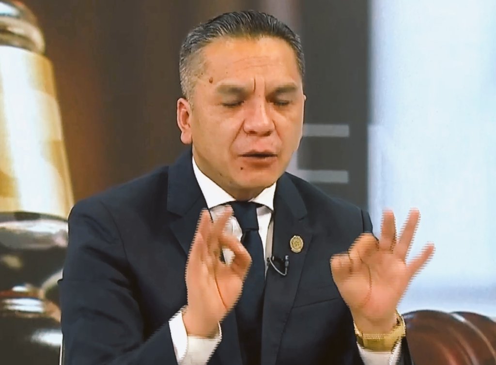 Los Vocales del Consejo de la Judicatura procesados por la justicia escojeran jueces.....

Esa es la justicia ecuatoriana..... apesta todo ese poder judicial.