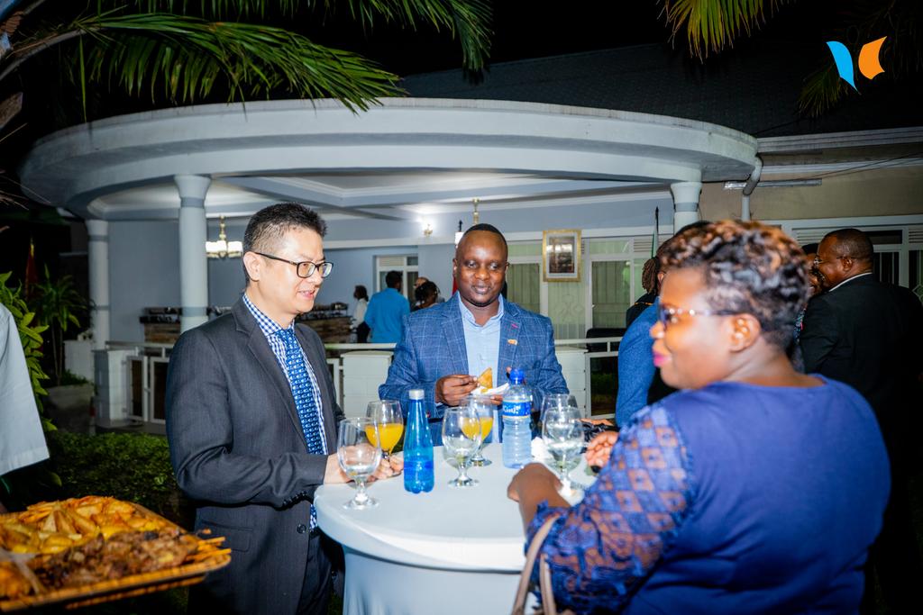 <a href="/MAEBurundi/">MAECD</a> 🎓 "Le #Maroc offre chaque année 170 bourses aux étudiants burundais souhaitant poursuivre leurs cursus dans des institutions marocaines. Pour l'année académique 2022-2023, les dossiers de tous les candidats burundais ont été retenus, y compris ceux en médecine, et 30 nouveaux