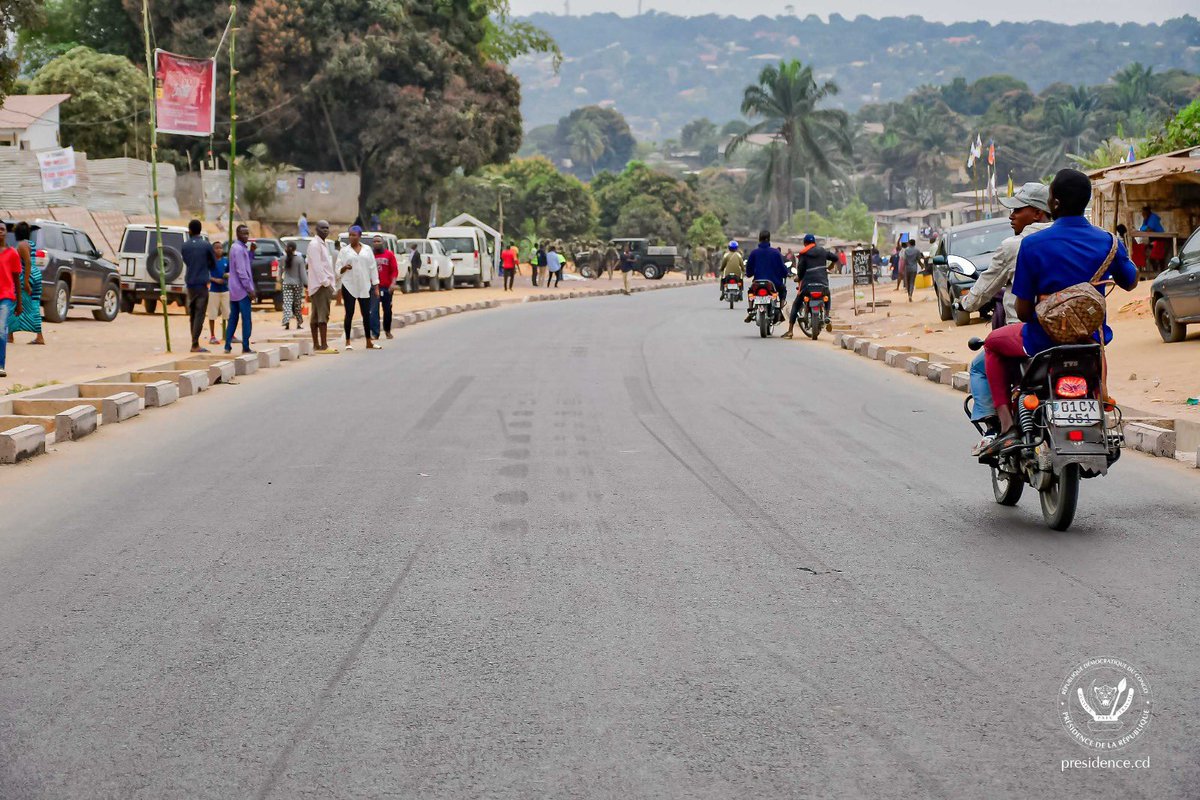 Presidence_RDC's tweet photo. #RDC 01.08.2023|#Kinshasa
Le Chef de l’État Félix Tshisekedi a procédé, ce mardi à #Kinshasa, à la réouverture de la route Kimwenza – Kindele, dans la commune de Mont-Ngafula. https://t.co/I60PV3iSw4