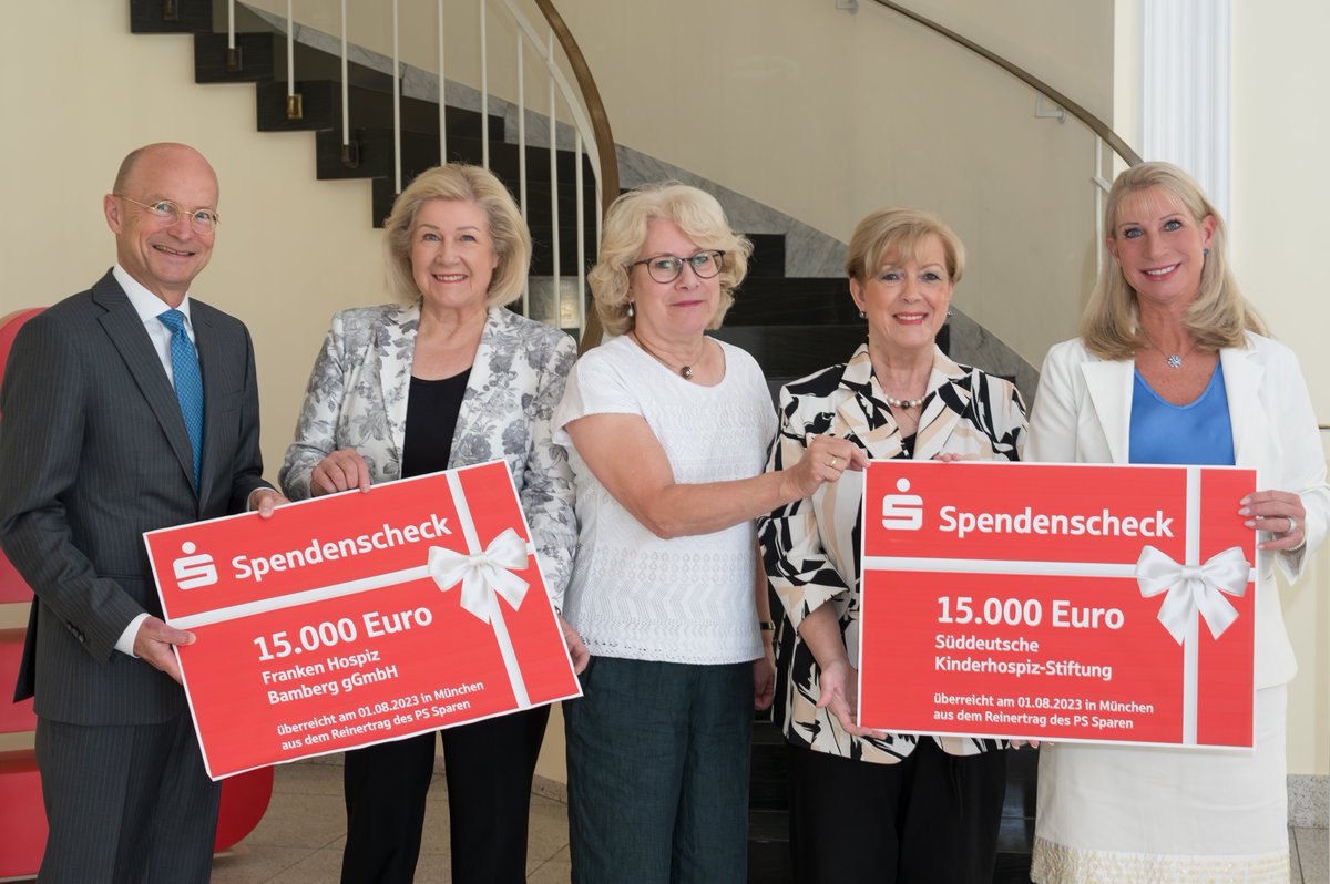 Zwei große Spenden für bayerische Kinder- und Jugendhospize übergab heute Sparkassenpräsident Prof. Ulrich Reuter an Karin Baumüller-Söder: Je 15.000 € an das Kinderhospiz St. Nikolaus, Bad Grönenbach, und die Franken  Hospiz Bamberg gGmbH.
s.de/2nej

#kinderhospiz