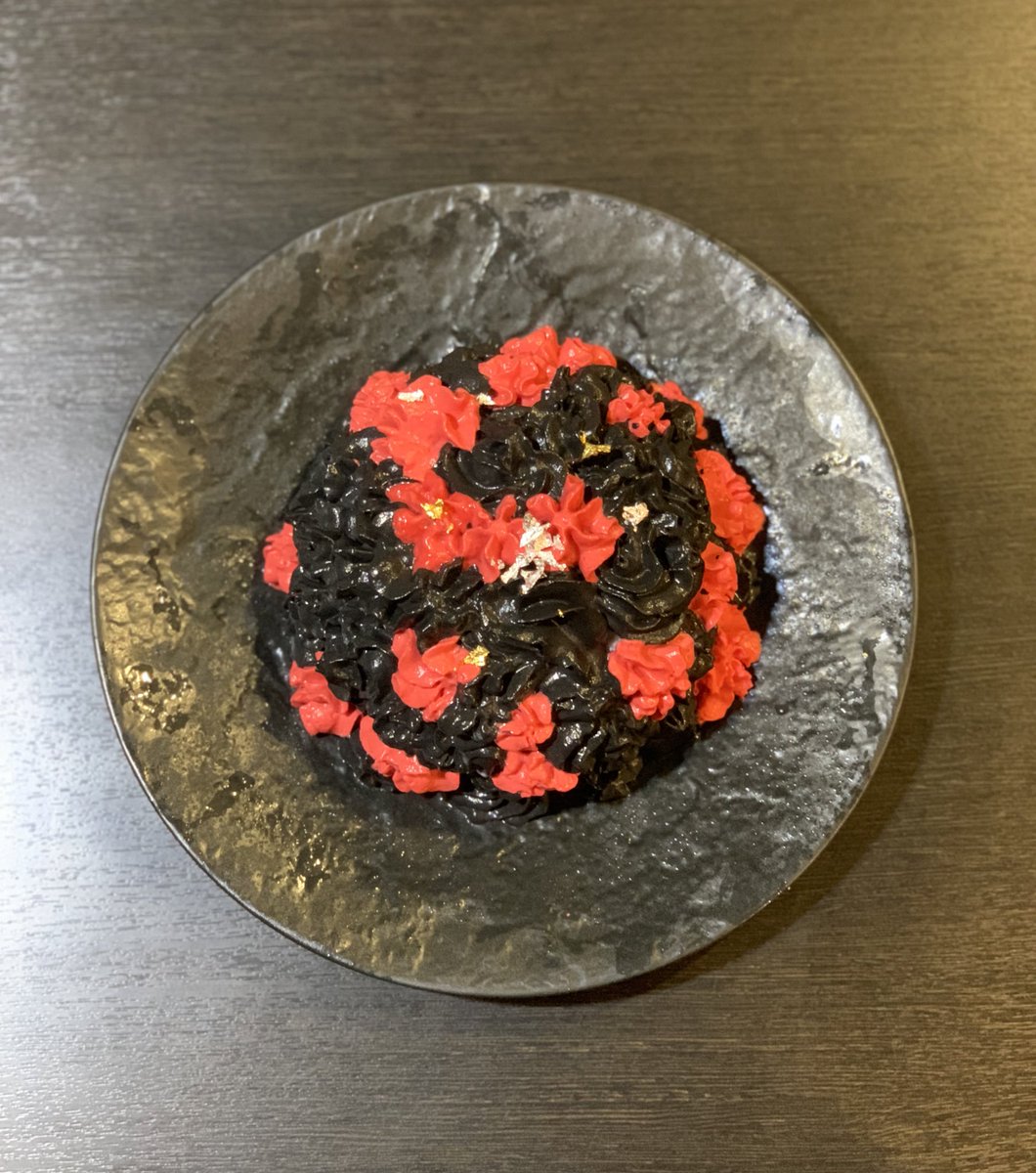 jigenfirefly's tweet photo. 紫陽花・婆娑羅
私の記憶が確かならば、メニュー、別撰、本日のかき氷、只今のかき氷、一期一会のかき氷、明日は明日の風が吹く的なメニューで『婆娑羅』と名が付くのを目の当たりにするのは約15年振り！伝説の婆娑羅！
時空を次元を超え不死鳥のように再び降臨！
その煌びやかな佇まいは正にBASARA！ https://t.co/AehbCvLwDk