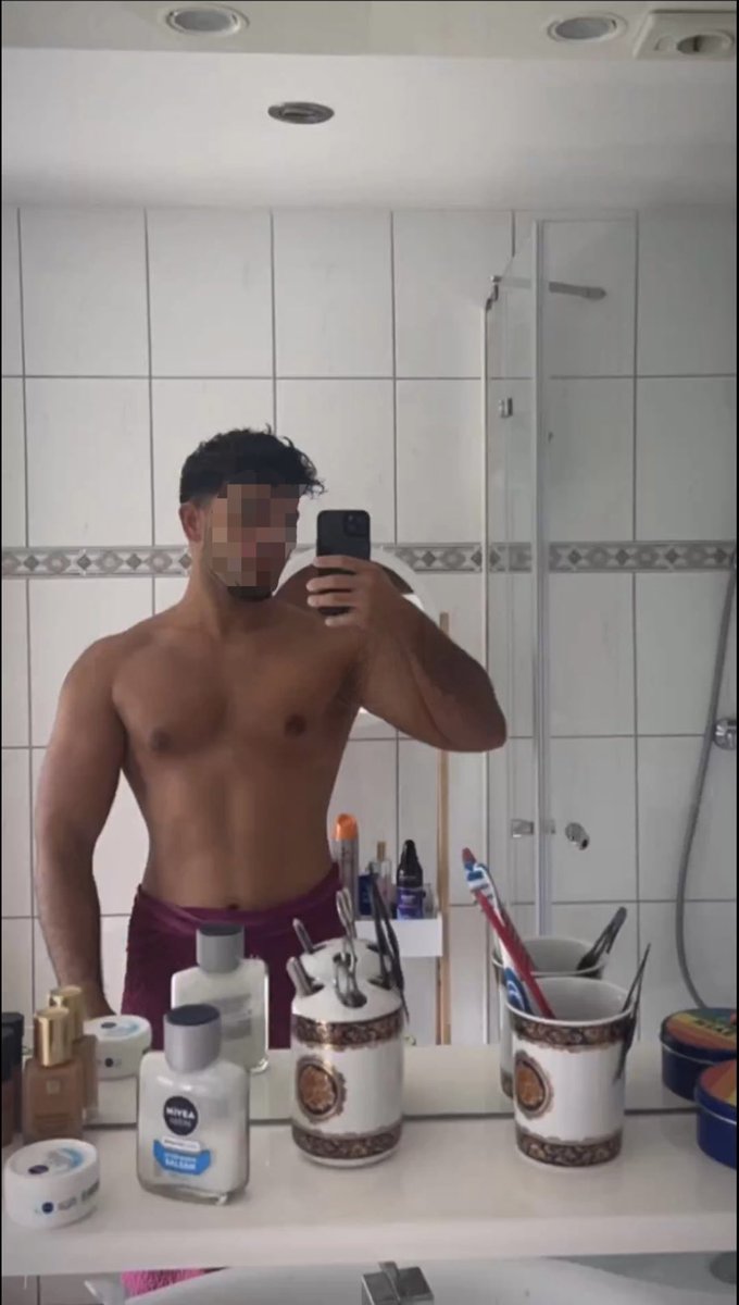 AlphaHamudi's tweet photo. Wenn du meine Stimme hörst, wirst du noch schwächer⛓Dir alman köpek wird klar, für was du Loser atmest! 
Ich bin alles was du brauchst und willst…😈😈🐷🤑🤭

findom cashpig cashslave zahlsklaven paypigs cashmaster domination zahlschwein alpha geldsklave slave finsub Melkung https://t.co/55HTwsL5s6