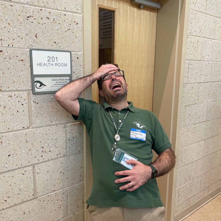 JesusRedondo_SC's tweet photo. Yesterday we had a blast at @RBHSGators thanks to the great #ScavengerHunt our #PeerAmbassadors Julie Vandiver and Lisette Geib prepared to work with our new teachers and show them the school around #WeAreCREW #Lex1ShoutOut @LexingtonOne @Lex1Social https://t.co/kR6TqEpviX