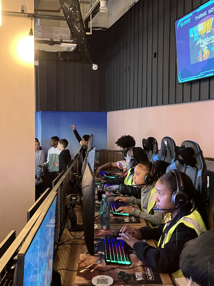 LondonYouth's tweet photo. Hosting our first ever E-Sports FIFA and Mario Kart competitions! 🎮

Thank you @Platform_EXP for having us and to @JPFoundation for making it happen! https://t.co/aMjNOJ4Pvj