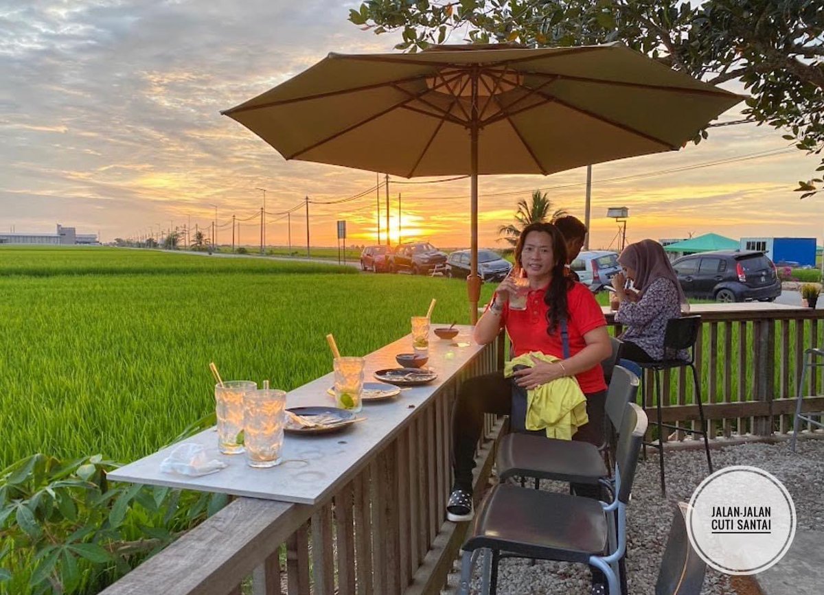 MalaysianFoods's tweet photo. Kalau pergi bercuti dekat sekinchan, ini adalah tempat- tempat makan best yang wajib singgah!

Memang Syurga segala makanan, Jomm Melantak😋

📌Thread https://t.co/BzcD4IazyP