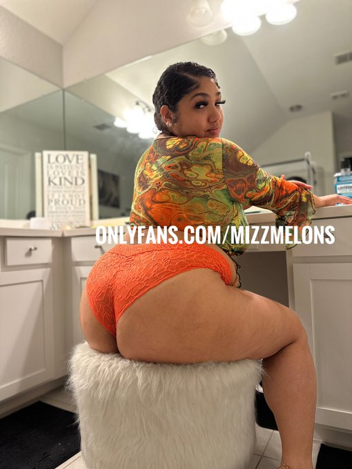 Watch Mizzmelons's leaked NSFW photo on TwXstars