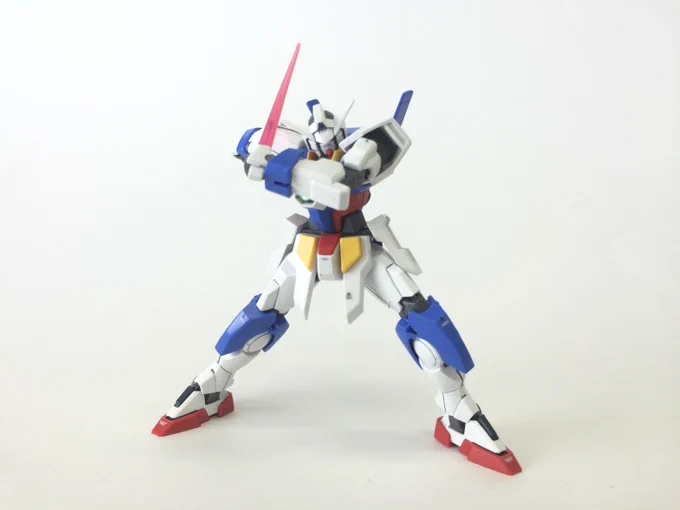 #8月になったのでフォロワーさんに自己紹介しようぜ  イラスト描いたりガンプラ作る人です