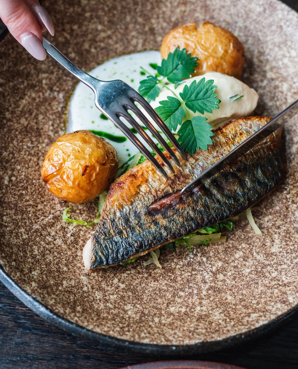 Our August set menu has arrived ✨ Two courses with a glass of Mirabeau Rose | 25.00 per person⁠ 🍃 Available Monday 5pm-9.30pm, Tuesday to Thursday 12pm-2.30pm &amp; 5pm-9.30pm 🍷 #SetMenu