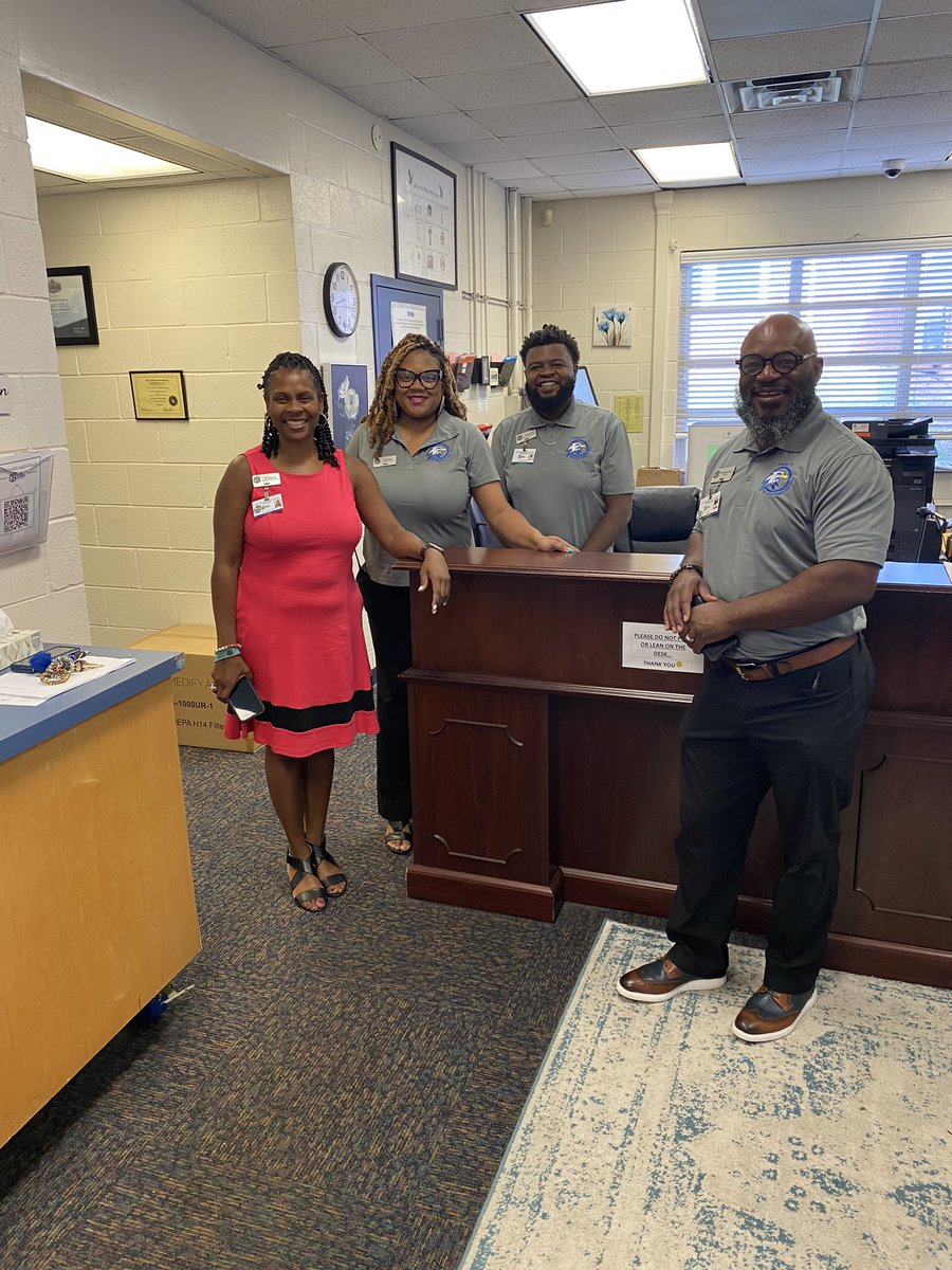 LisaNMoore19's tweet photo. Day one in the District with @OrrsElementary and @AnneStreetES. Let’s all have a great school year on purpose! @GriffinSpalding @cbridley https://t.co/SYRW7FXBcP