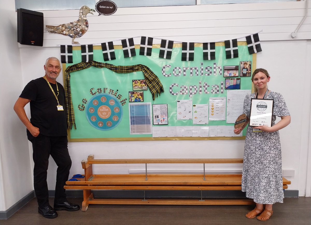 gocornish's tweet image. Keslowena / Congratulations @sandyacademy  for achieving your Go Cornish for Primary Schools Bronze Award! 🏆 Pur varthys / really amazing to have another school embedding #Kernewek / #CornishLanguage. Will was even treated to a singsong when he dropped by to say well done!🎶