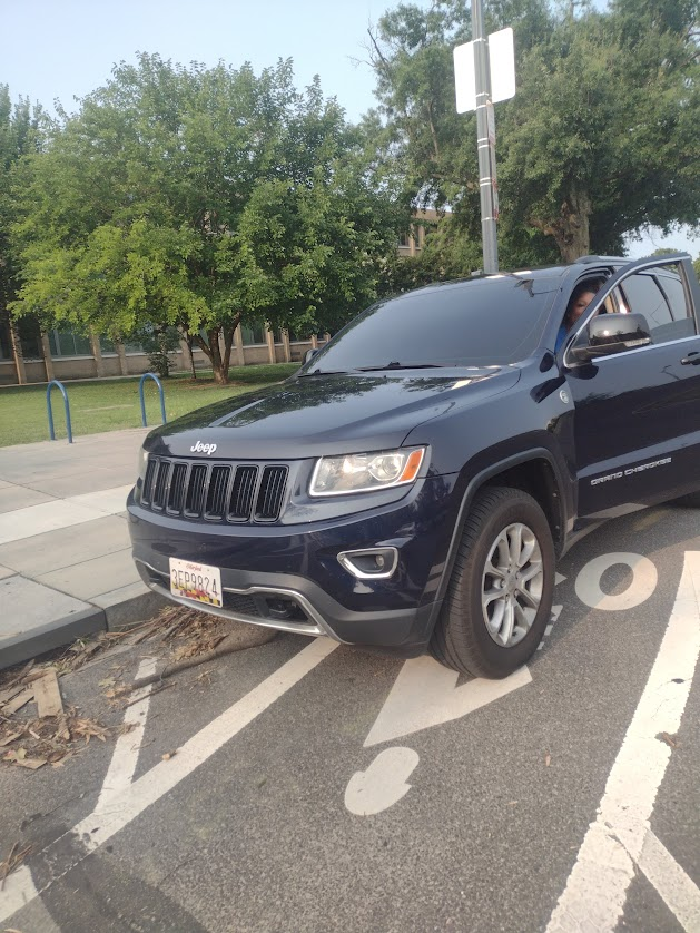 DCTrikeMom's tweet photo. Today's @MD_Driver_in_DC fully parked in bike lane and threatening to f me up for asking her to move. 

Ma'am I need to drop my kids off too! But I don't leave my bike in middle of car lane to do it.

Also I don't send my kids to MD schools! Just sayin...  @LaneSquattersDC https://t.co/zo1r9nu97q