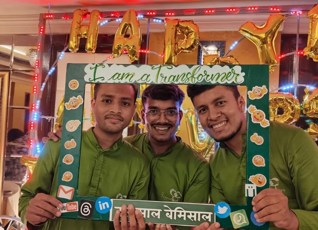 Transformers1_8's tweet image. As the Magical of Becoming a Transformer 💚spread over many more ⭐
#celebrations #10yearsofonedirection #DecadeOfSuccess #10YearsStrong
#MilestoneCelebration #ADecadeOfAchievements
#10YearsTogether #CelebratingSuccess
#ADecadeOfExcellence
#AnniversaryCheers
#10YearsOfGrowth