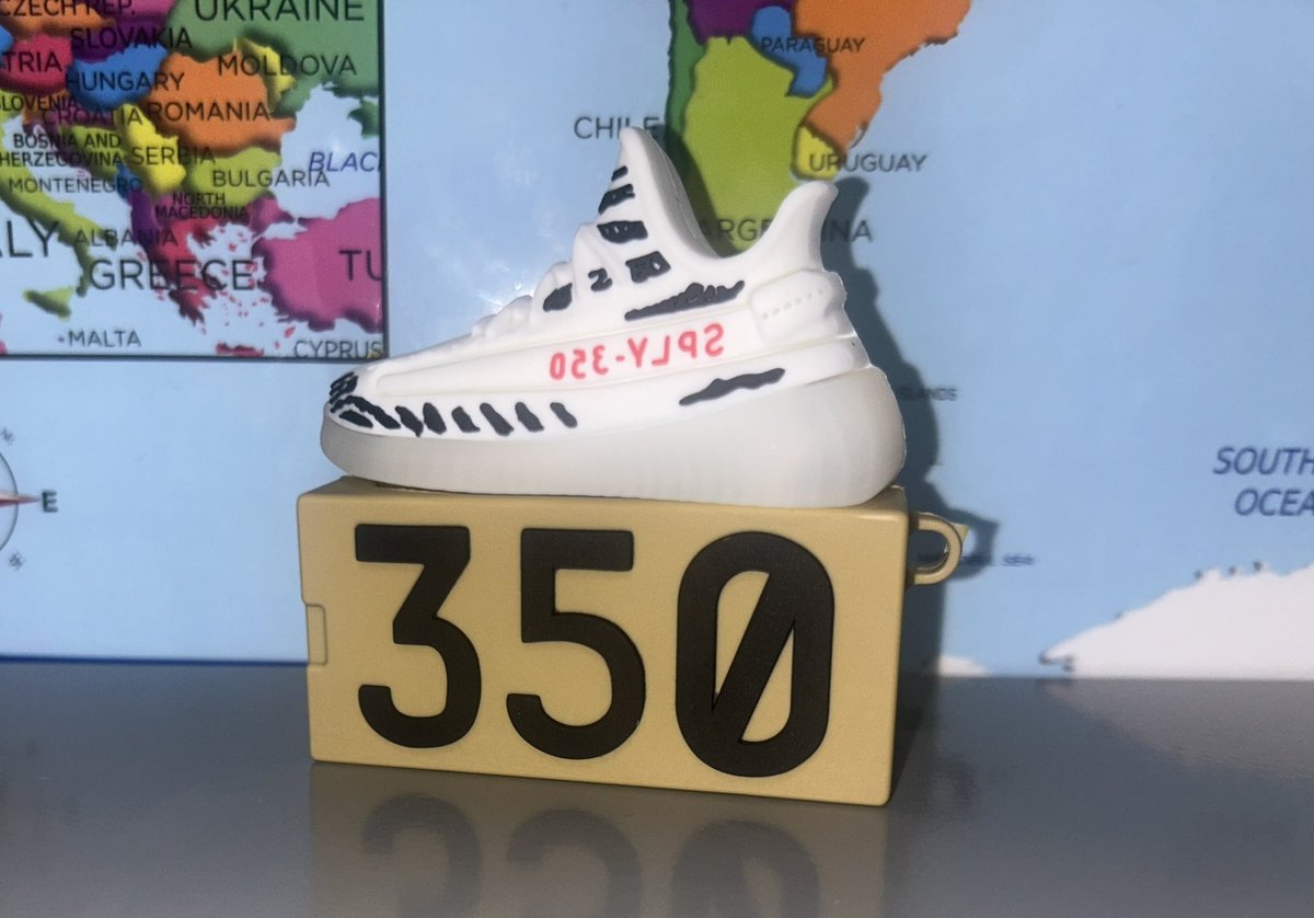 DG_Inspections's tweet photo. Come check out our Yeezy inspired cases and use promo code “ 350BOOST “ for 10% off at checkout. 
https://t.co/rBQhRSx4WZ
#Yeezy #sneakerhead #hypebeast #sneakerwars #Jordan #AirPods #airpodcase #aapl https://t.co/GqqjhZbkS0