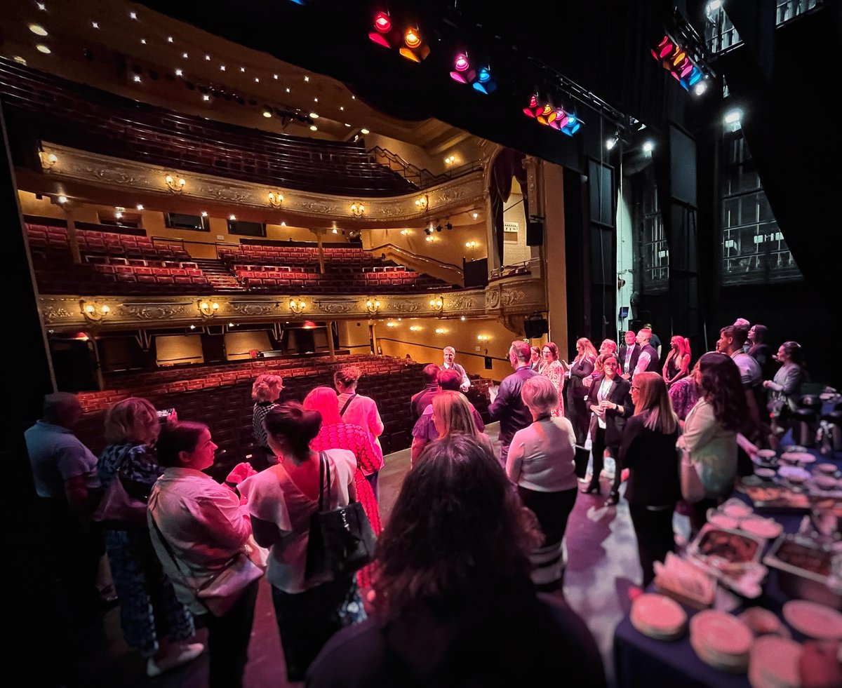 😃 We really enjoyed hosting our ShowBiz Networking event this lunchtime on the Hippodrome stage.

🤝 Businesses and organisations from the local area had a good old chinwag, a tour of the building and some top notch food from our season sponsors <a href="/babulsofficial/">Babul’s</a>.

(1/2)