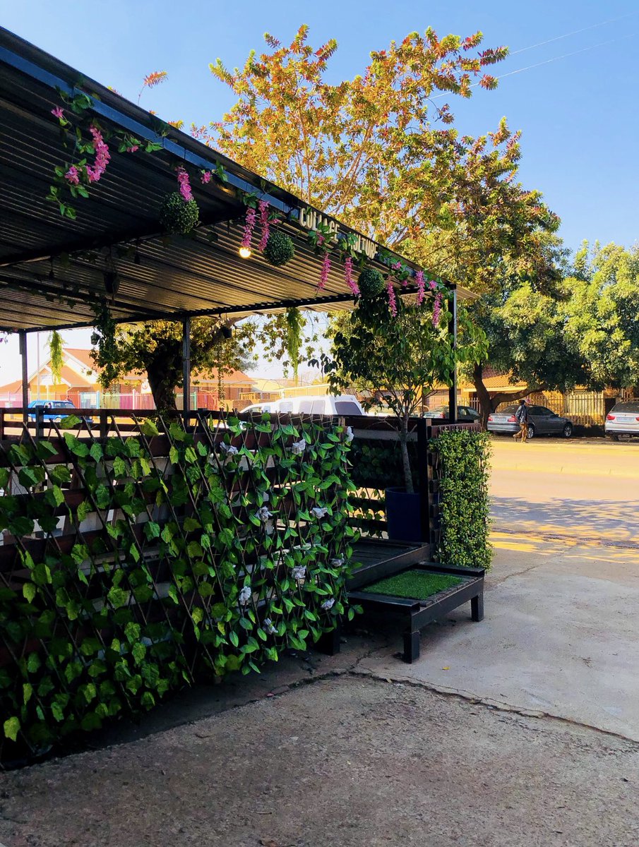 KGashley's tweet photo. Mamelodi East 🍔 😋❤️✨ https://t.co/jRYqo2oXh4