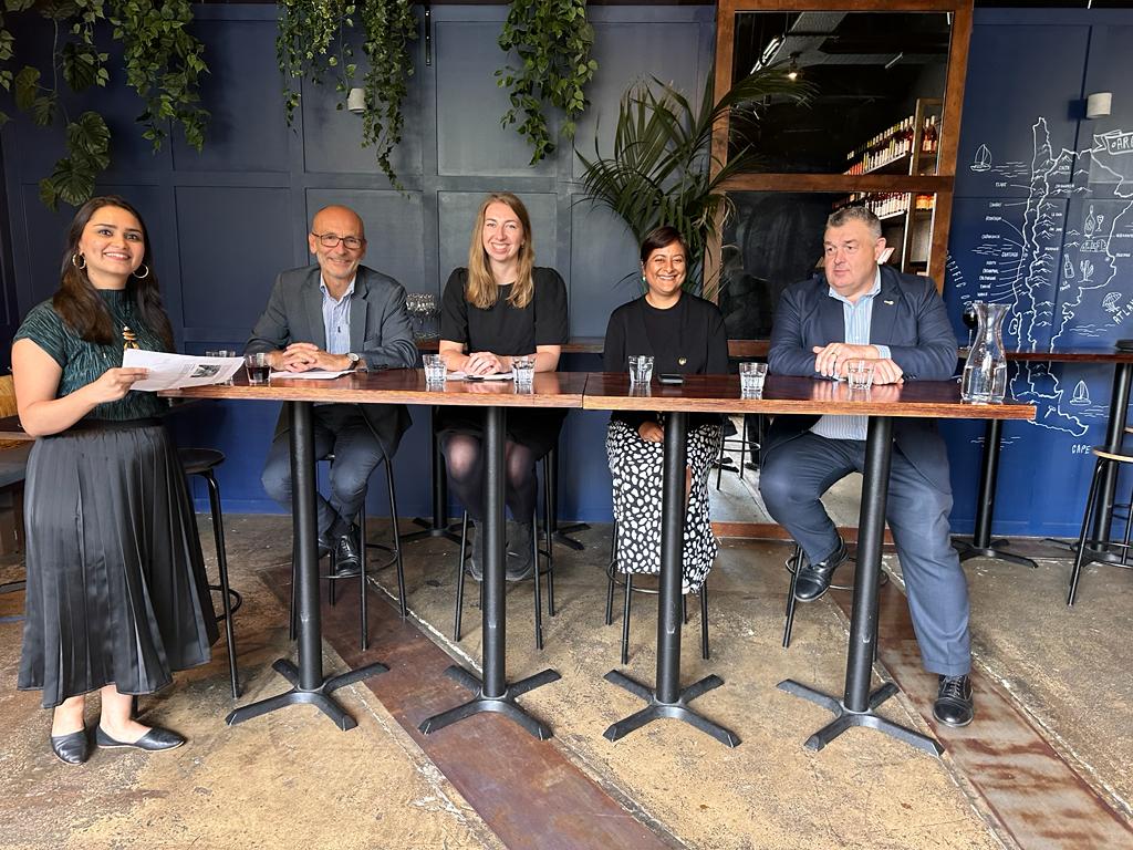 Earth_Warriors_'s tweet photo. Thank you for joining us for this brilliant panel yesterday in London!

We are grateful for the thoughtful panelists and engaged colleagues who made the case for strong climate education for young learners.

Here are some pictures from the event with our fellow travellers🌍 https://t.co/Y61fRBbWGM