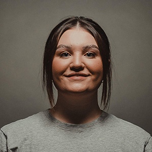 DerbyUniPress's tweet photo. Fantastic to see @DerbyUni graduate Tamzin Burch featured in @UniversitiesUK's campaign highlighting the value of going to university. Find out more here: https://t.co/E4Rq3sYyN0 
#ValueofUni @tamzinburch https://t.co/SsBdAmobZC