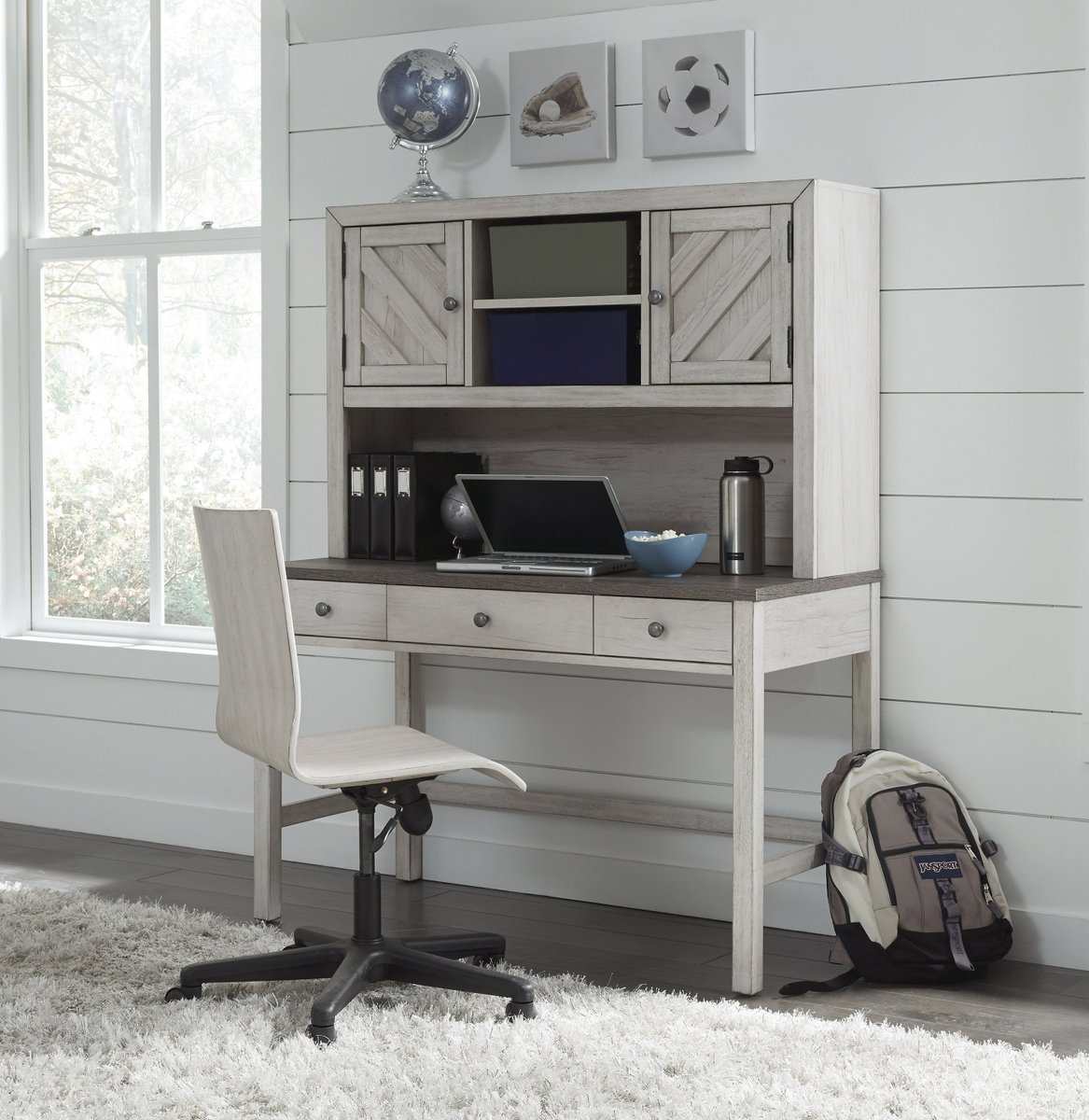 TheClassyHome's tweet image. BACK TO SCHOOL SALE is LIVE 👉 bit.ly/3OFxYtn
.
Riverwood has the look and feel of wood, executed in a durable resin laminate.
#desk #desktable #backtoschool #school #sale #Kids #Kidsfurniture #myhomevibe #home #homedecor #homestyle #homestyling #homeandliving