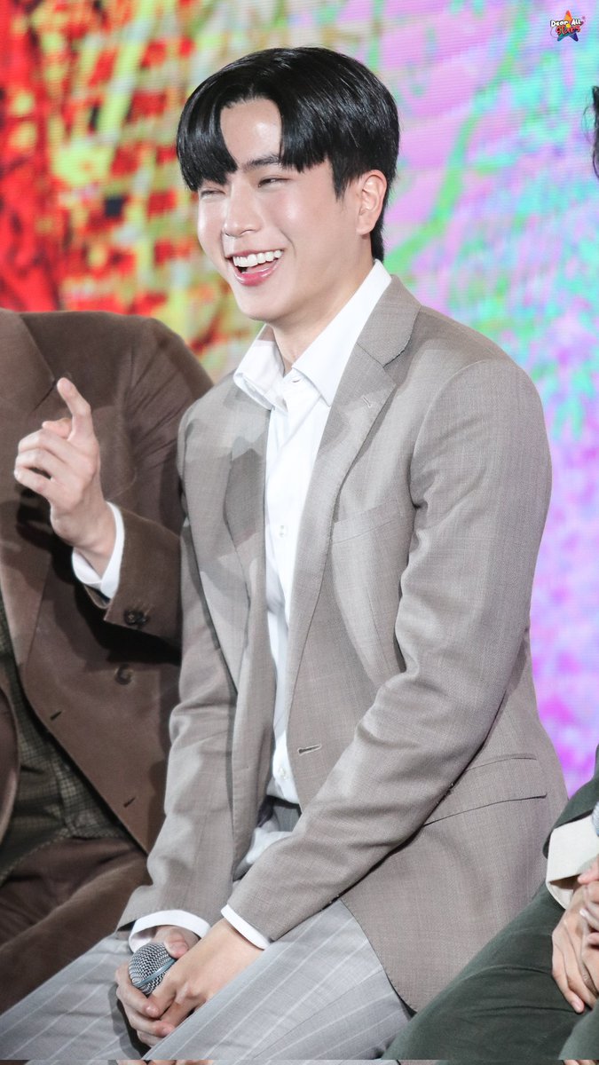 DearAllStars's tweet photo. ยิ้มหวานๆ ส่งตรงจากนนกุล 💓

@cnonkul 

#นนกุล
#nonkul
#PressConหอมกลิ่น 
#หอมกลิ่นความรัก
#IFeelYouLingerInTheAir https://t.co/Rxogy3Yrwz