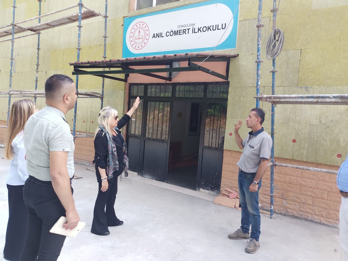 ZonguldakMEM's tweet photo. 🏫Eğitim Yatırımlarımız Devam Ediyor

Anıl Cömert İlkokulu’nda devam eden bakım onarım çalışmalarını yerinde inceleyen İl Müdürümüz Züleyha Aldoğan, gözlem ve incelemelerde bulundu, yüklenici firmadan bilgi aldı. 

@tcmeb @Yusuf__Tekin @zuleyhaaldogan https://t.co/vxfbkosBF0