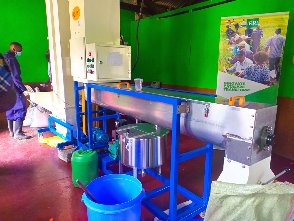kalromkulima's tweet photo. Today the @irri handed over a seed dressing machine to KALRO Kibos.This is aimed at strengthening KALRO Kibos seed production capacity to produce quality seed of improved high yielding rice varieties for increased productivity,income generation &amp; food security in Kenya. @CGIAR https://t.co/N6Gi2V2ODo