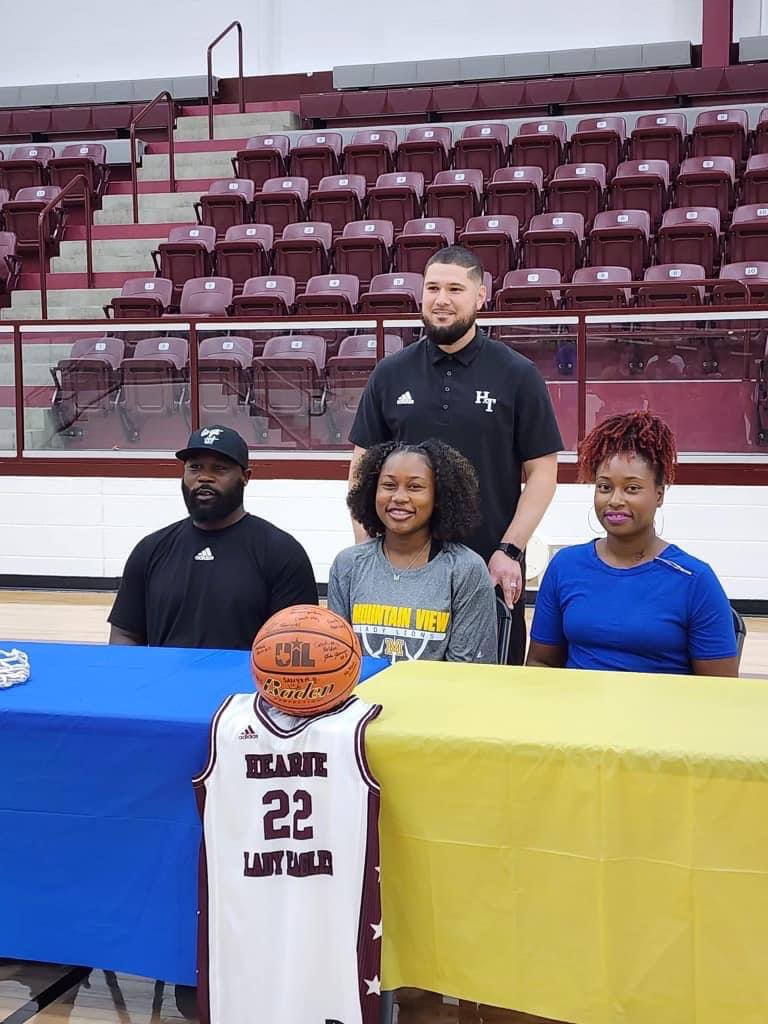 Twitter please help me welcome MaKyla to the FAMILY! 🏀💪🏽 #MVCproud