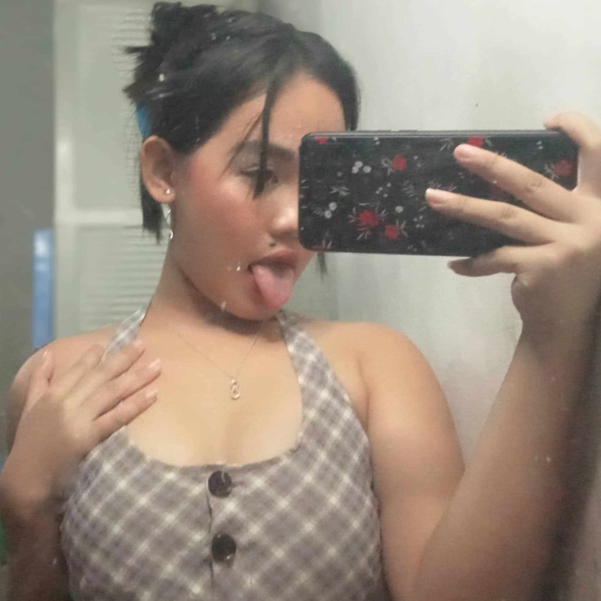 allya696969's tweet photo. F*CK IT SENDING MY S3XTAPE TO EVERYONE WHO LIKES!
#alterpinayph #alterbagets #altervideo #alterphilippines https://t.co/NuOs0nWlWr