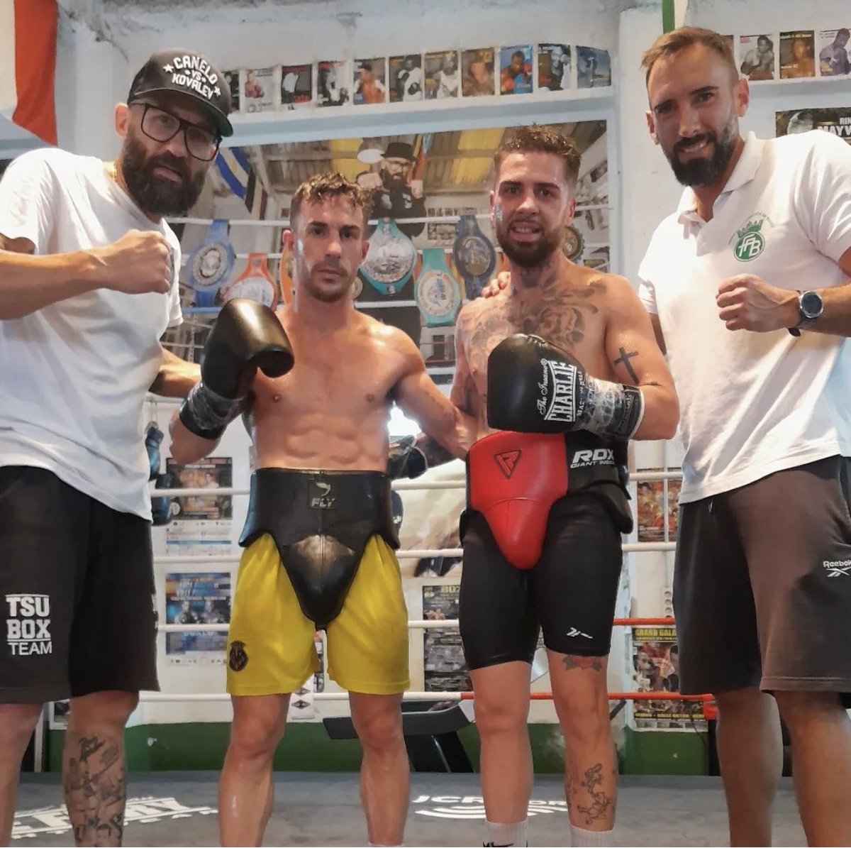 KOBoxing2016's tweet photo. Más que un equipo, KO BOXING es una FAMILIA…

#Boxeo #BoxeoProfesional #KOBoxing #TsuBoxTeam #AlmeríaBoxing #ClubBoxeoSuárez https://t.co/JDgacO3HiB