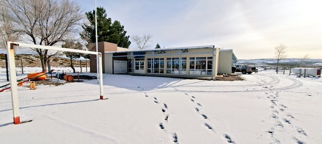 OLlancafilo's tweet photo. #MásConectividad en las escuelas rurales. El equipo de @OPTIC_Nqn realiza tareas de mantenimiento para asegurar la conectividad👇
📌Planta Campamento 7 Vilu Mallín
📌Covunco Abajo
📌Villa Unión
📌Aguada El Ovejero
📌Pichaihue 
📌Paraje La Patagonia 
#MinisterioGobiernoEducación https://t.co/JlC3R4IDIb