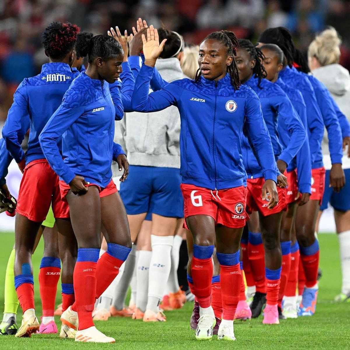 facesofhaiti • 🇭🇹 tweet media