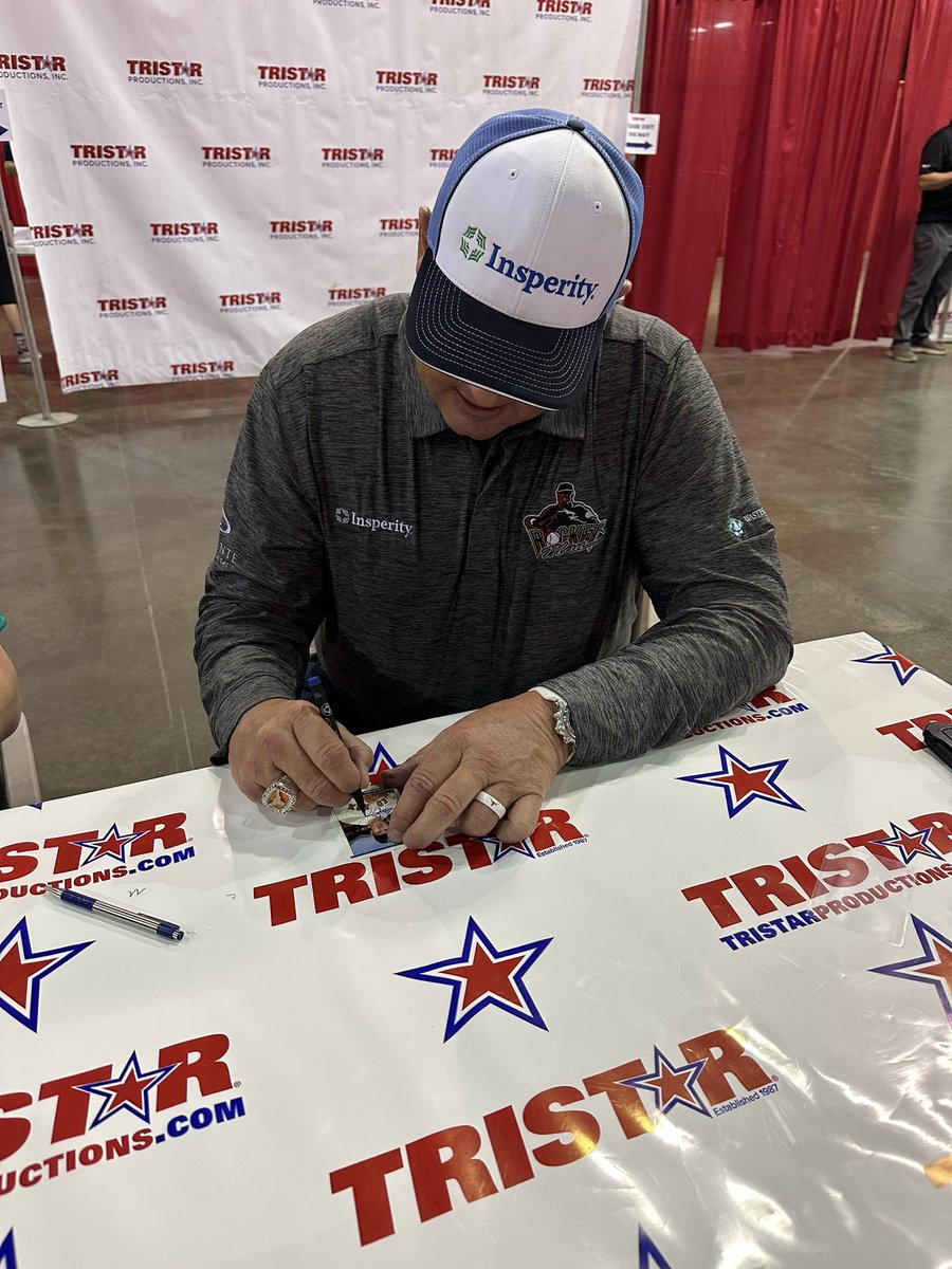MWalk66's tweet photo. The only other autograph I got at the #NSCC23 was my favorite pitcher growing up. Love the way this turned out! #ipsuccess https://t.co/yUzM1Br7wk