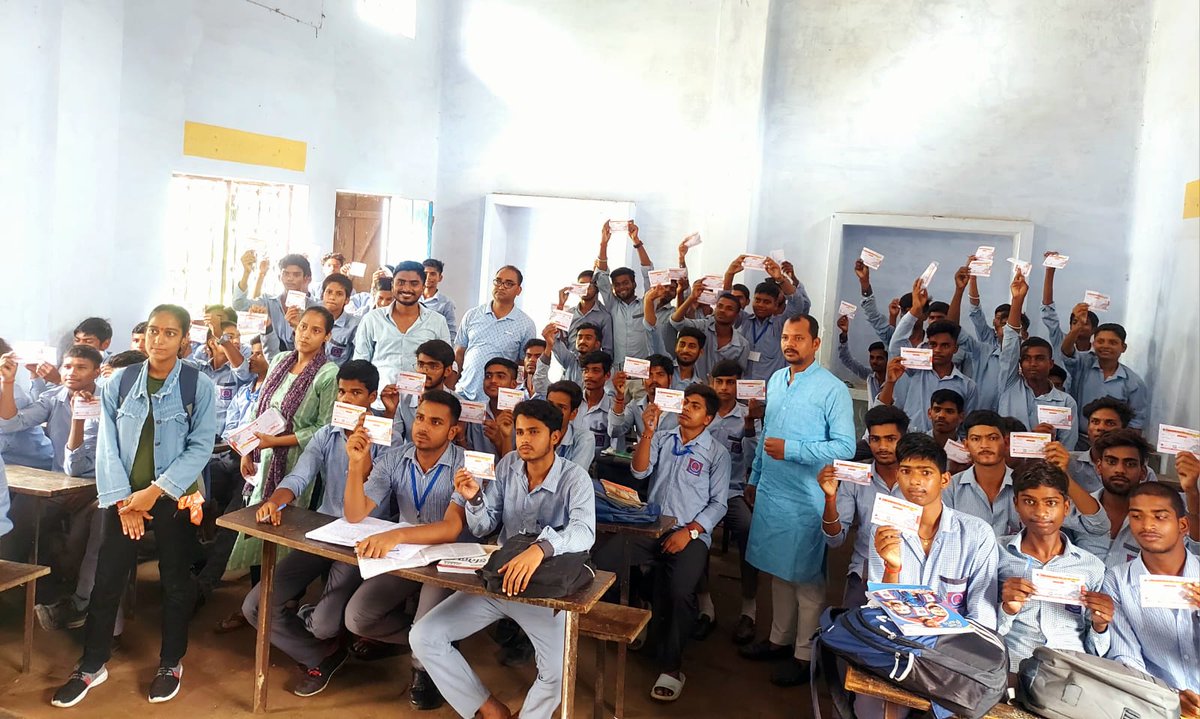 ishivanandpande's tweet photo. #सदस्यता_अभियान
#Membership_Drive
अखिल भारतीय विद्यार्थी परिषद लखीमपुर जिले के विभिन्न शैक्षणिक संस्थानों में अभियान चला कर सदस्यता कराई गई। https://t.co/O2lZ2EjXyv