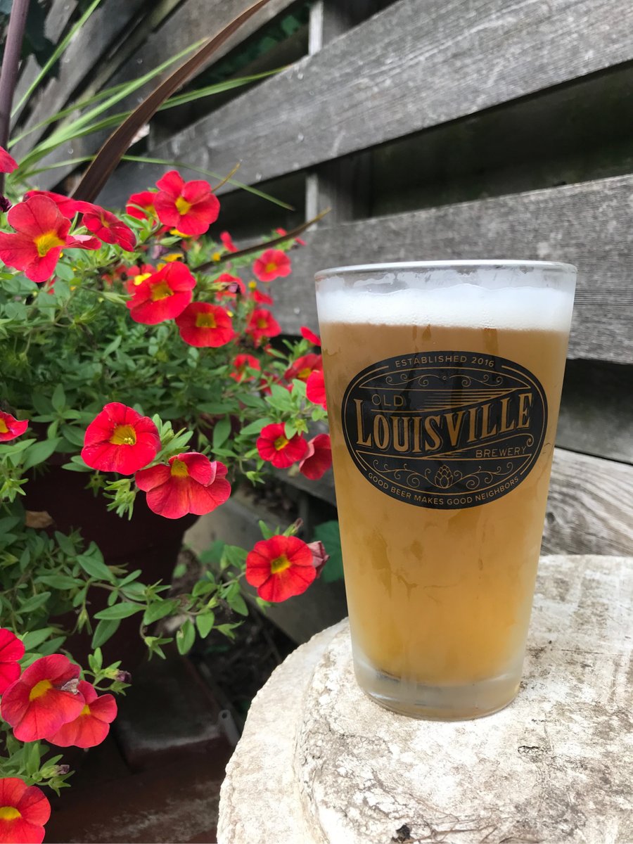 Looks like it is gonna be a pretty evening! Come enjoy a pint on the patio! #goodbeermakesgoodneighbors